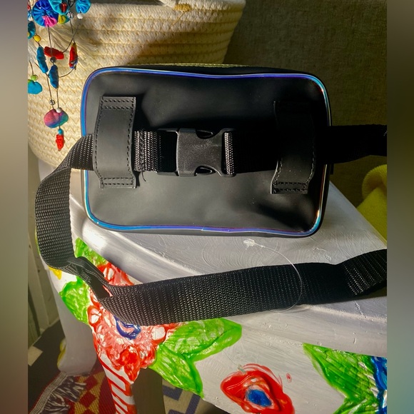 👛 URBAN DECAY UD BLACK WITH GOLD WAIST BELT BAG / PURSE HIP POUCH TRAVEL👛#UD - Picture 3 of 13